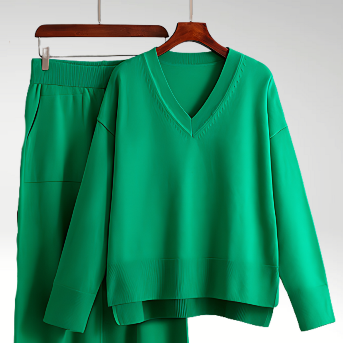 Carol | Luxe Two-Piece Set with V-Neck