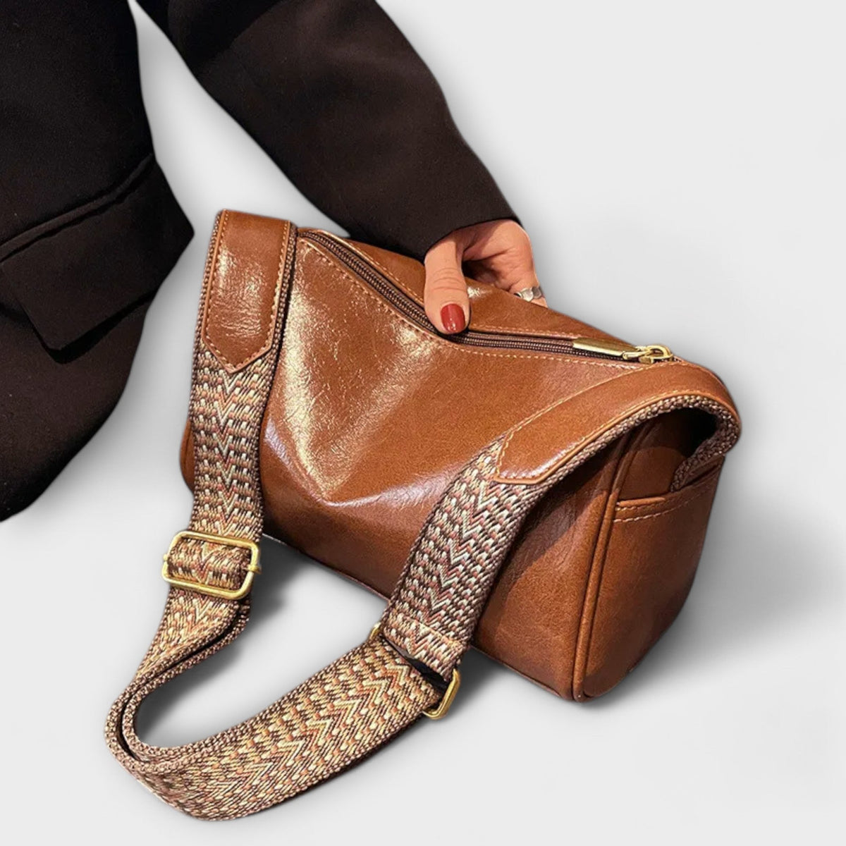 Olivia | Vintage Crossbody Bag