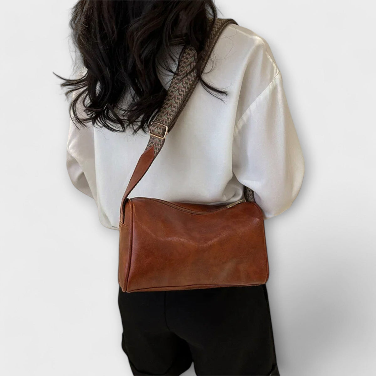 Olivia | Vintage Crossbody Bag